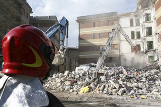 L’Aquila, nuova Casa dello Studente nell’ex scuola media Carducci: ok della giunta